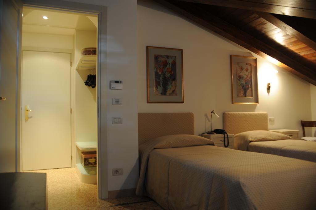 Al Melograno - Room & Breakfast Bologna Kültér fotó